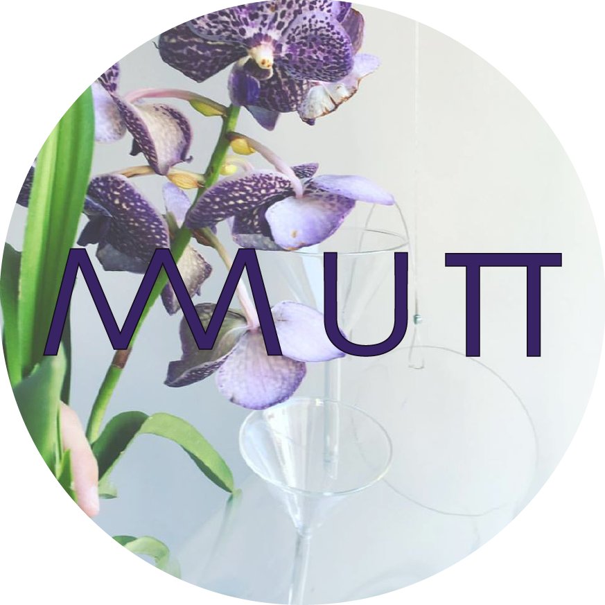 MMUTT é uma marca de jóias, com traços vanguardistas e minimalistas. A simplicidade e irregularidade dos materiais são inspiração e essência do projeto.