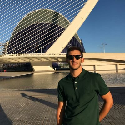 GinesRiquelme11's profile picture. Seamos realistas,pidamos lo imposible.