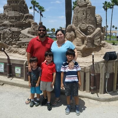 robperez0715's profile picture. 