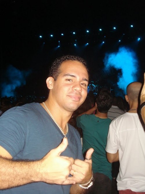 Quem sou eu ?
venho me descobrindo a cada dia!!!!
sou o que a conveniência me permite ser... tudo e nada ao mesmo tempo!!!
simples assim