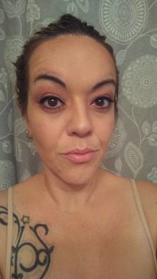 Mom of 2, makeup addict, postal worker, recently married, new to tweets & loving life