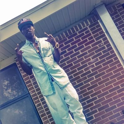 stanleyridgewa4's profile picture. I love my family , willing to die an go to war bout em !!