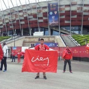 Sevillista, cofrade y carnavalero