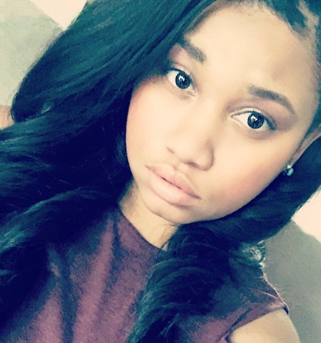 flowerchildlola's profile picture. 