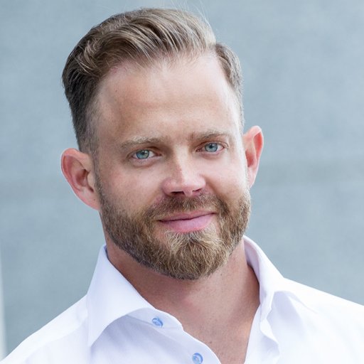 Entrepreneur @ 23 🎯 Founding Member @aretesyndicate.
💎 Business Leader/Keynote Speaker
🦁 I help Leaders SCALE their teams
💍 12 Years ❤️ 3 Kids