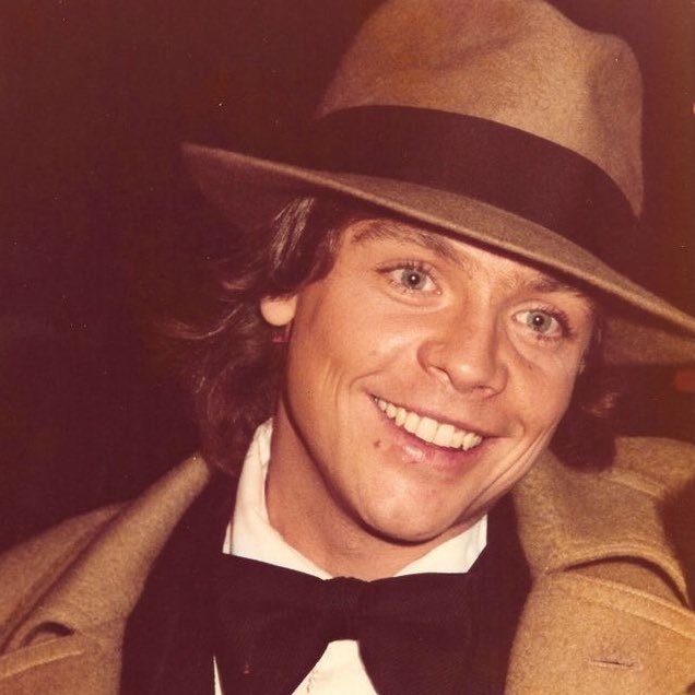 posting best pics, gifs, and videos of the talented Mark Hamill to brighten your day
