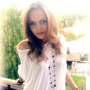 estheloyd's profile picture. 