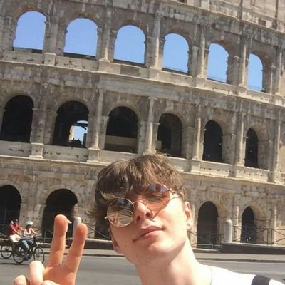 seanzzy69's profile picture. chloe