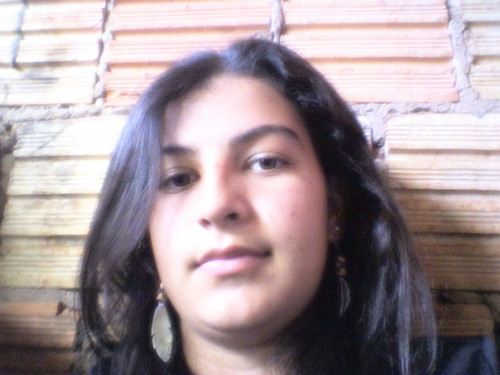 eu..sou uma pessoa como as outras...estudante, vestibulando, blogueira, twitteira etc...Gosto de amigos novos...Gosta mim tbm, siga-me então...
xD