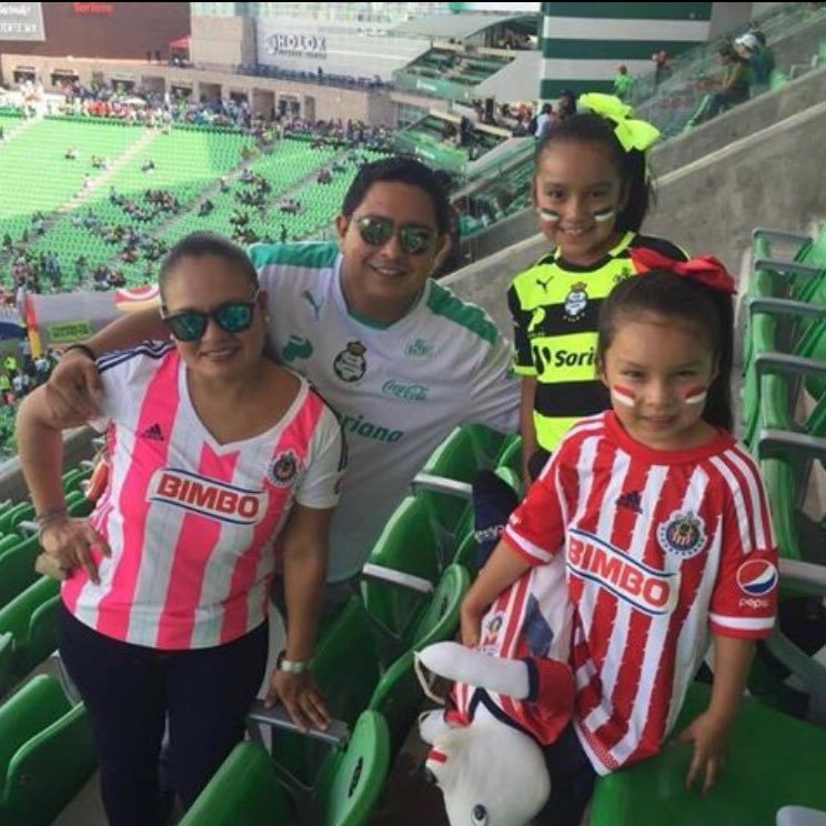 Profesionista, amante de los animales, casada, orgullosa madre de 2 hijas. Me encanta viajar, super aficionada a las @Chivas. Loca de amor por mi familia.
