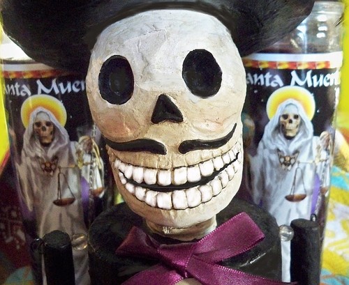 dodmarket's profile picture. Where finely crafted Dia de los Muertos items can be purchased.