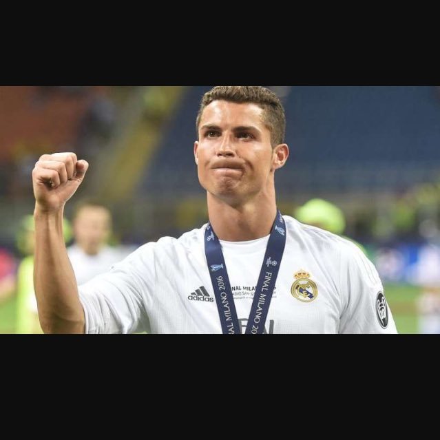 Passionne de foot et du sport en général. parieur depuis 3 ans🇵🇹 groupe privé pour intéressé me contacter en Dm
