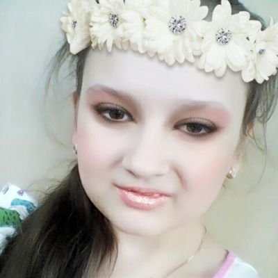 Rz7DBsC27jUGeGx's profile picture. я вика у меня есть канал на ютубе называется vika friend