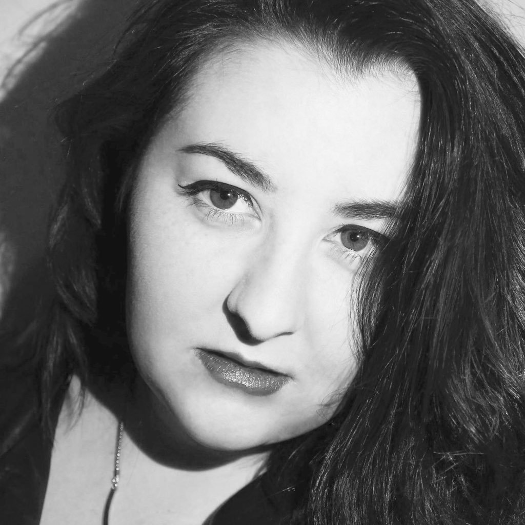 #Writer #Artist #Filmmaker #BookBlogger @Channel4 rising star + major PJ enthusiast. She/Her