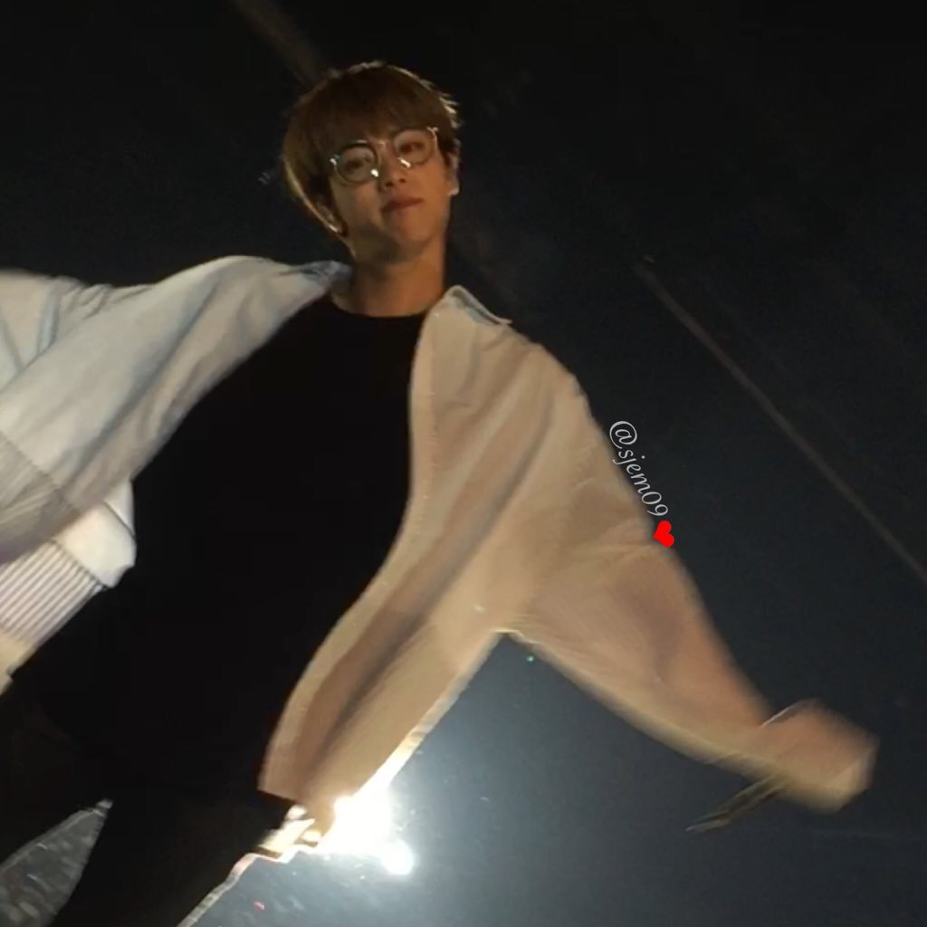 sjem09's profile picture. 왜 나는 너인지 왜 하필 너인지 왜 너를 떠날 수가 없는지⁇  @BTS_twt