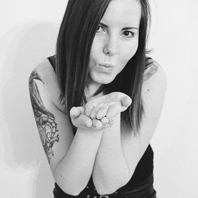 beate1236's profile picture. | Metalhead | 30 | Portrait Artist | Austria |
〰⏩Make ART not war⏪〰