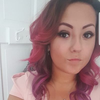 LucyHargreaves_'s profile picture. 💅