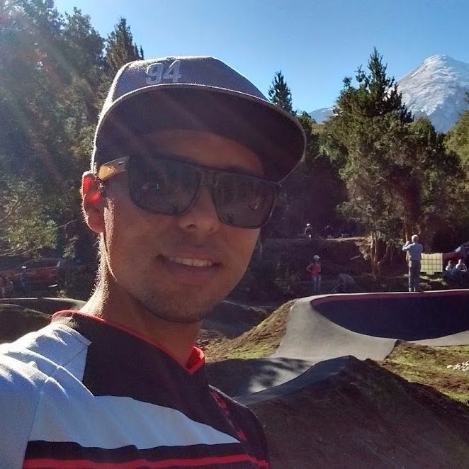 soy un emprendedor en el mundo de las divisas, dueño de mi propia libertad financiera, y ayudo a muchos a que adquieran esta libertad económica.