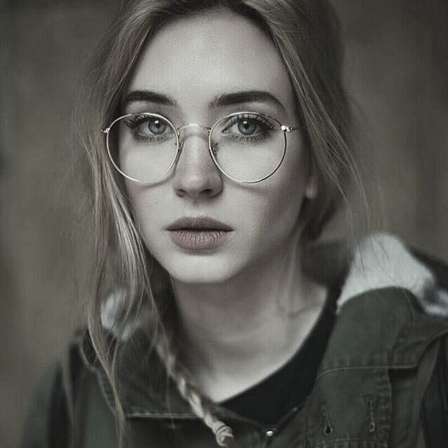 __Asel20's profile picture. الله وحده عالم وحاس وشايّف.