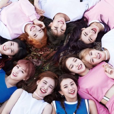 TWICE32846696's profile picture. TWICEのグッズなどをプレゼント企画をやっています！出来れば皆さんフォローしてください🙇応募方法はRT＆フォローです！