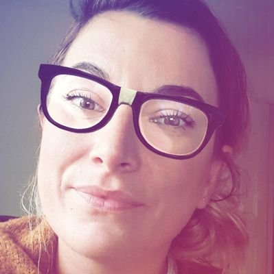 agagraba15's profile picture. Creative marketer with graphic design.