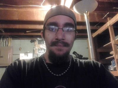 I'm a simple guy, I like guitar, football and family.