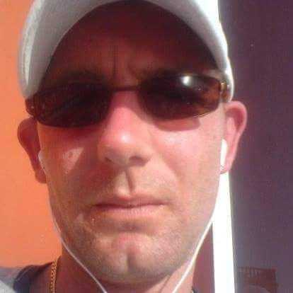 Live every day like it's your last!Bfd lad in Blackpool,Supporter of the best club in the world #LFC #YNWA Love to laugh and mostly tweet Jokes & funny pics :)