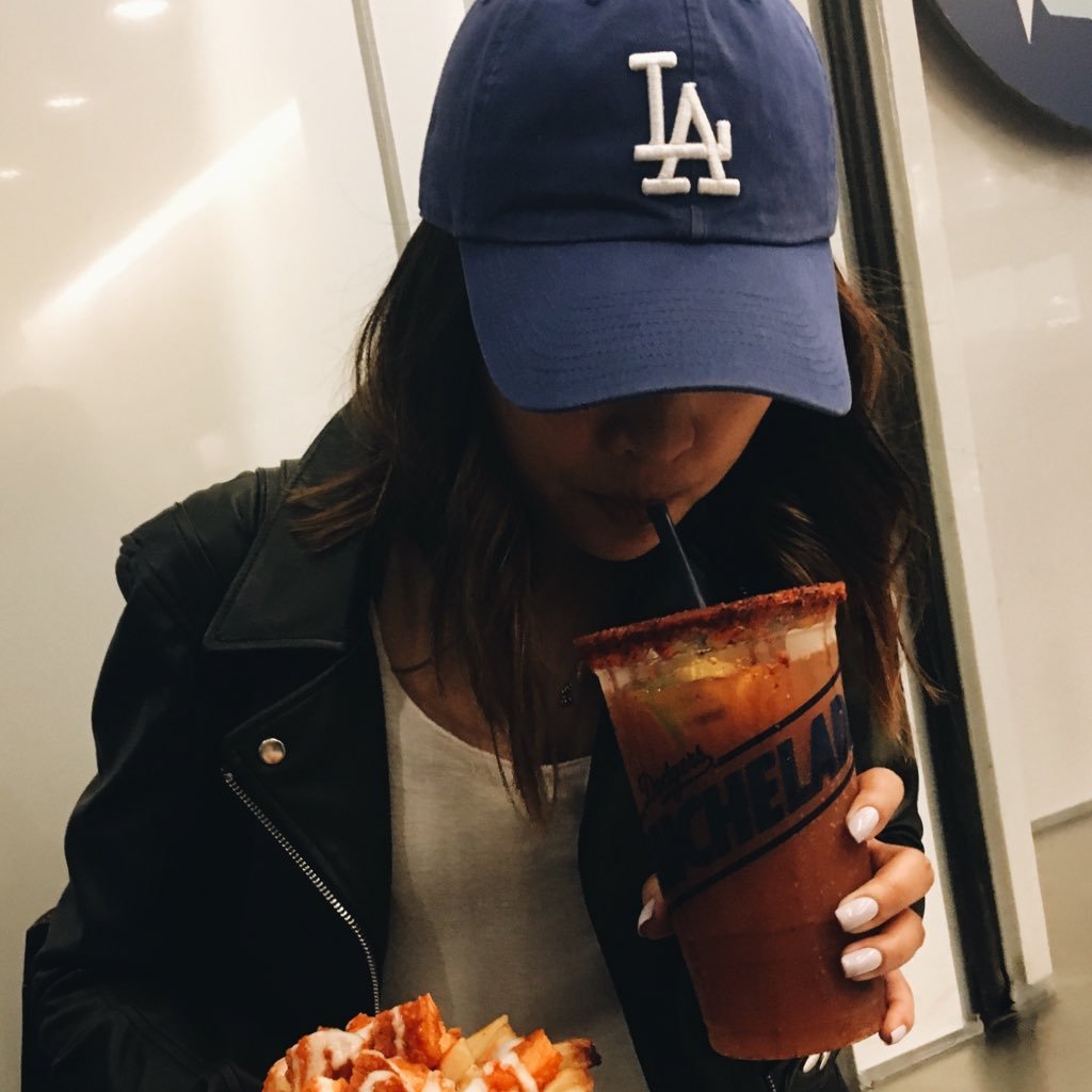 Caarlafornia's profile picture. 