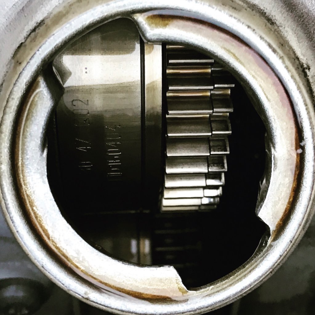 disuye's profile picture. 大少爺 (⊙෴☉): Live from the wreckage.