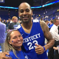 Carrie 💙☮️(@Wildcatcarrie) 's Twitter Profile Photo