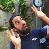 Guille (@guillepolito) Twitter profile photo