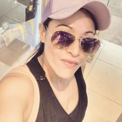 Mariavillaseor4's profile picture. hay q vivir para sobrevivir!!