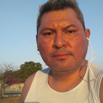 me considero serio y a la vez desmadroso pero sobre todo relax lo importante es nunca dejarse vencer.