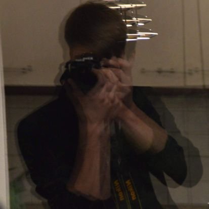 yscheu's profile picture. Notizbuch und Live-Ticker