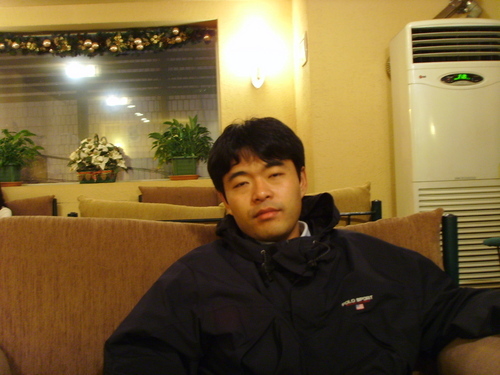 yoonup's profile picture. 푸하/woodworker/electric power company hr team/not_bad_fisherman/