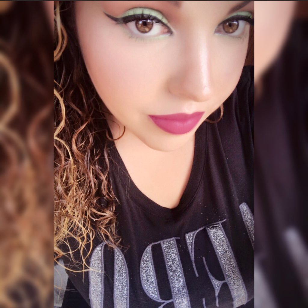 custommade1127's profile picture. Makeup 😍💄💋💅🏼