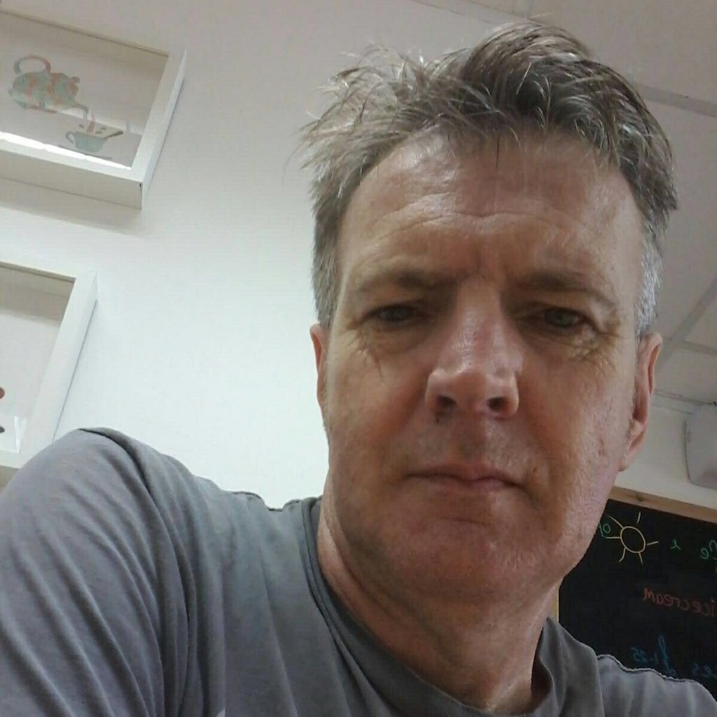 6ft clumsy, shy and shameless. Work more than I sleep. #LCFC #twitter92 #mozarmy