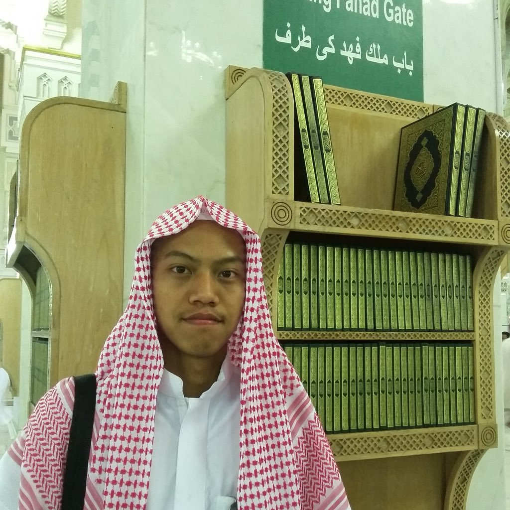 SantriNabawi's profile picture. Hamba Allah & Ummat Rasulullah ﷺ. Bersholawat, Lakukan Sunnah, Rindukan Sang Nabi, dan Berkhidmah.