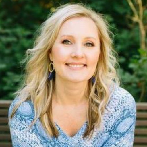 Design firm in Franklin, TN that specializes in #FengShui, #energy. Podcast host, Interior designer, & yogi. Follow moi @TheAmandaGates