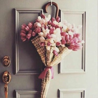 سلامٌ على قبر إحتضن أعز ما كنت أملك.