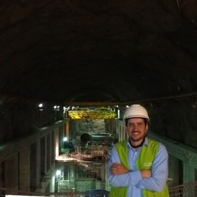 Ingeniero electricista UIS, Magister UFRJ