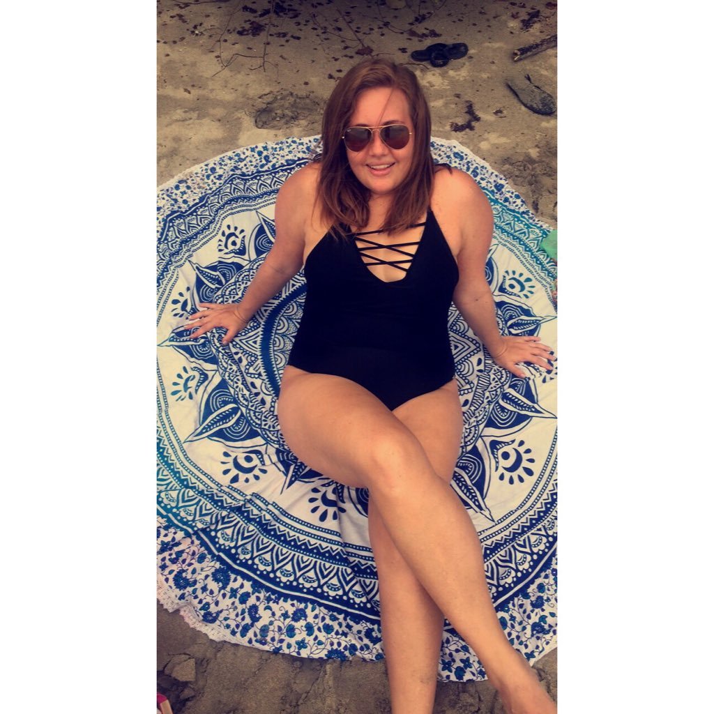 CaroSanGonz's profile picture. sunflowers🌻