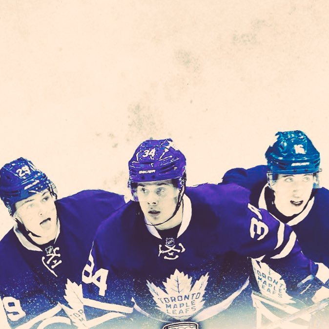 Leafs & Jays.... One Day 🔵⚪️🔵⚪️#DangleNavy