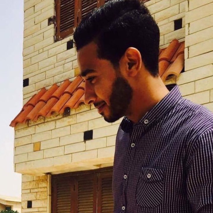 Mamdou7yossef's profile picture. pharmacist 👨‍⚕️💉💊, Roza 😉, Madrista , strawberry juice 🍓, Soldier 👮🏻.