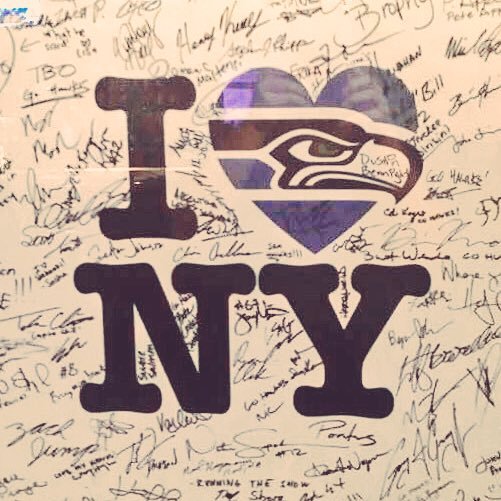 #12s bringin' it in The Big 🍏! Since '09, our proud home bar is @CarlowEast💙💚 creator👉@ScottIwata, #seahawks #weare12 
IG: nyceahawks