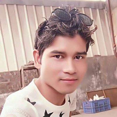 Vizzu6's profile picture. Student a