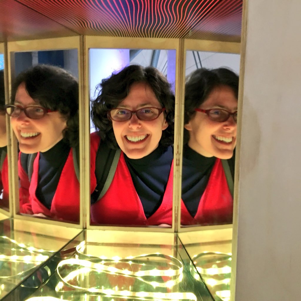 anamesbahi's profile picture. 