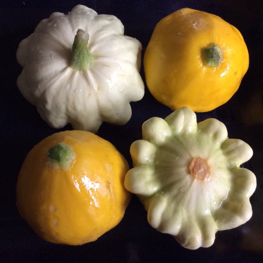 #fruit & #veg grower with #allotment, #polytunnel & #greenhouse. I also tweet about #cooking #preserving & #keto Instagram: the_c_veggie
