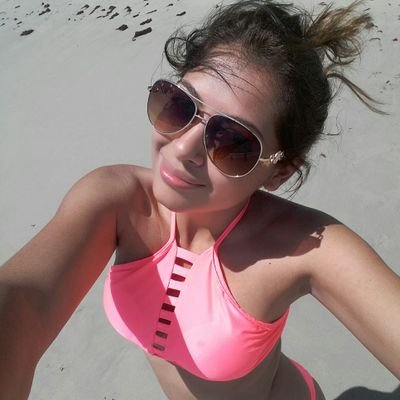 Venezolana, Ingeniero, hija, hermana, esposa y ahora madre de mis bellas Fiorella Joaquina y Pierangella Mia ♥ Gracias Diosito!!!!