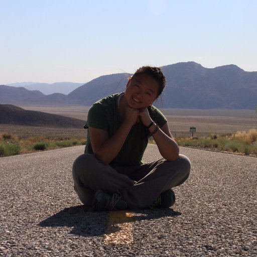 theracheltweet's profile picture. 